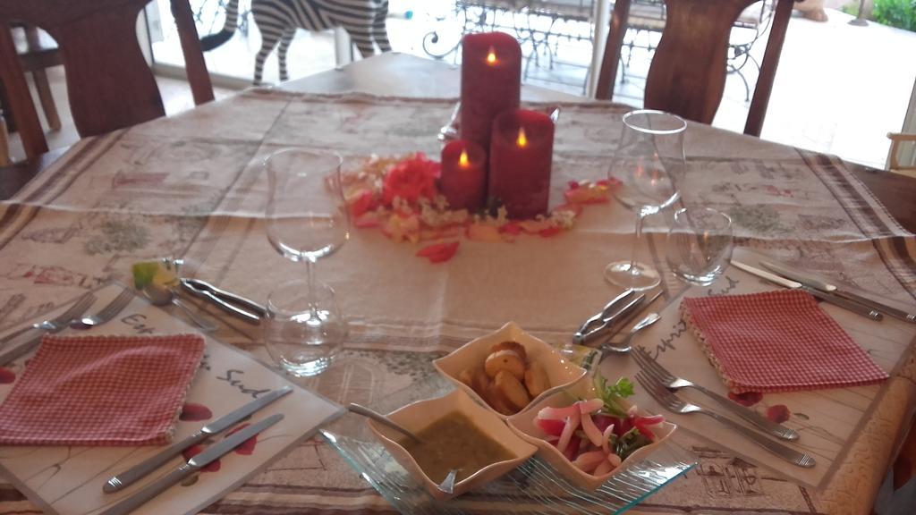 Отель Table De Fred Le Plan-de-la-Tour Экстерьер фото